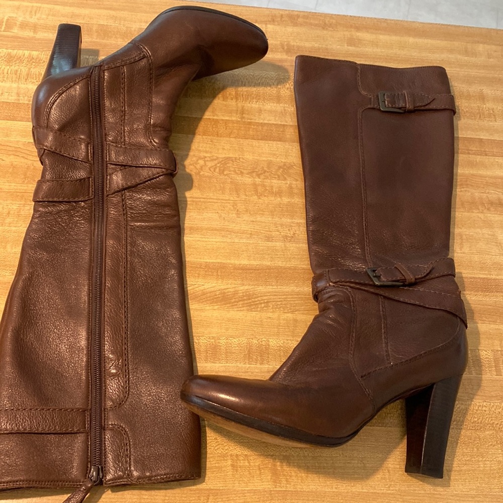 Cole Haan size 9 B. Leather boot.